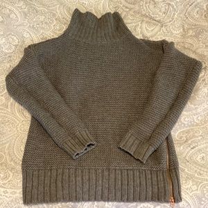 Lululemon merino wool sweater size 6, grey, lightly worn